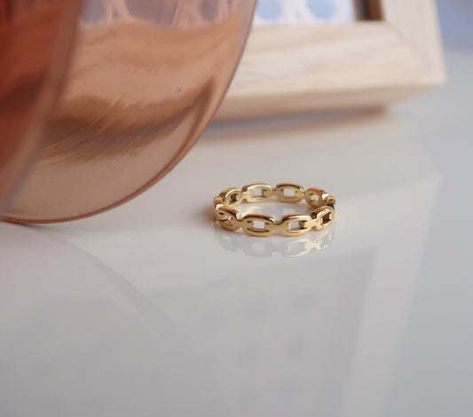 Gold Link Ring