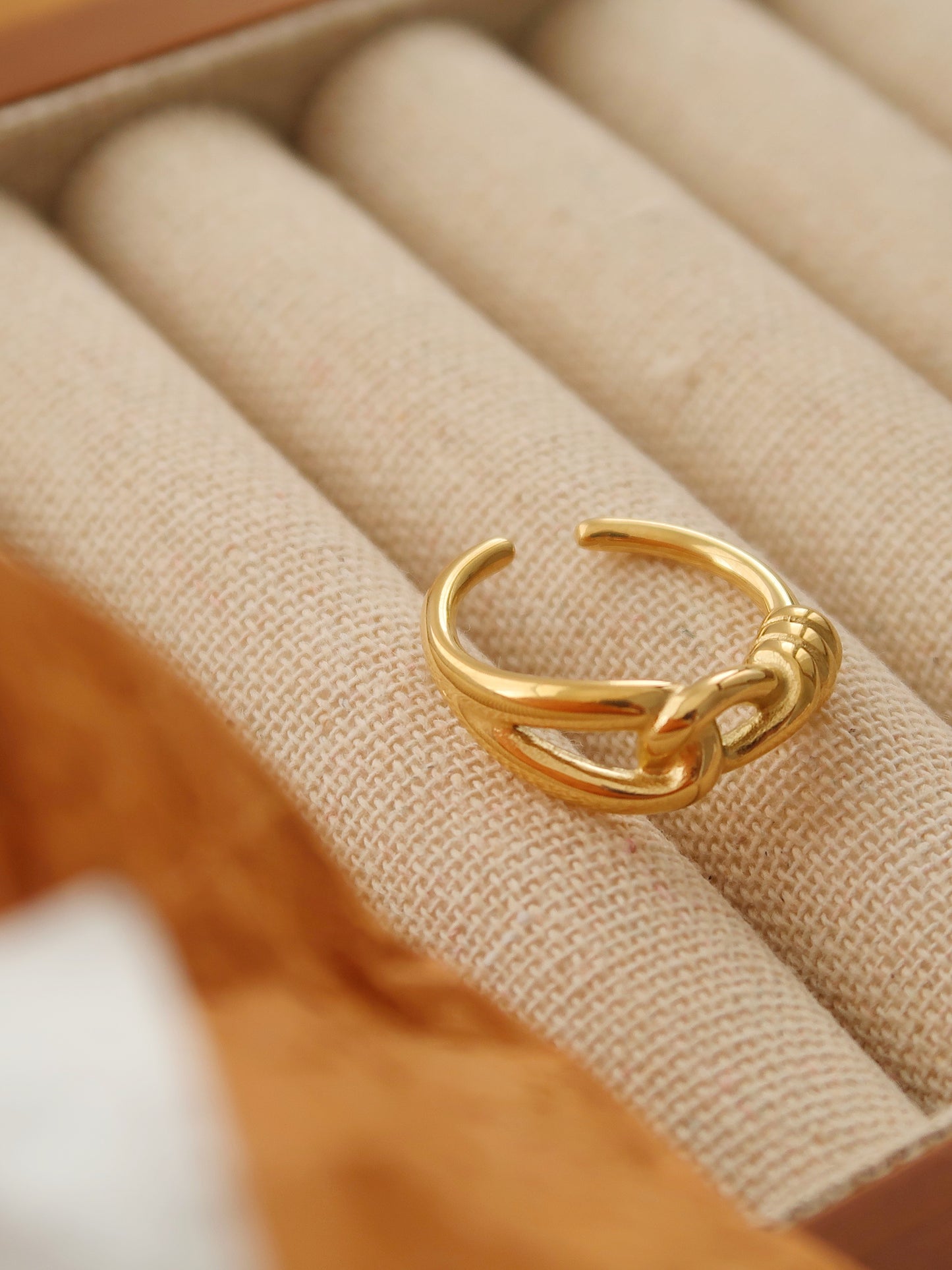 Lock Band Ring