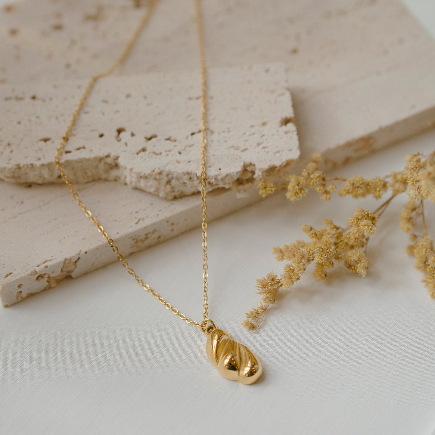 Gold Pendant Necklace