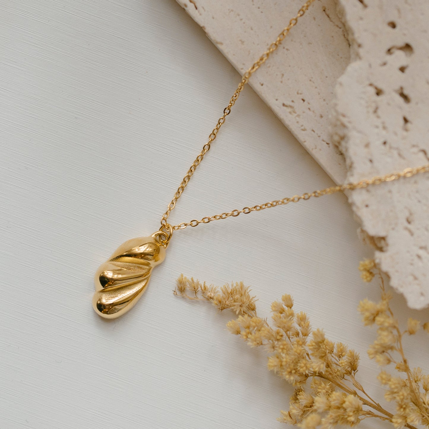 Gold Pendant Necklace