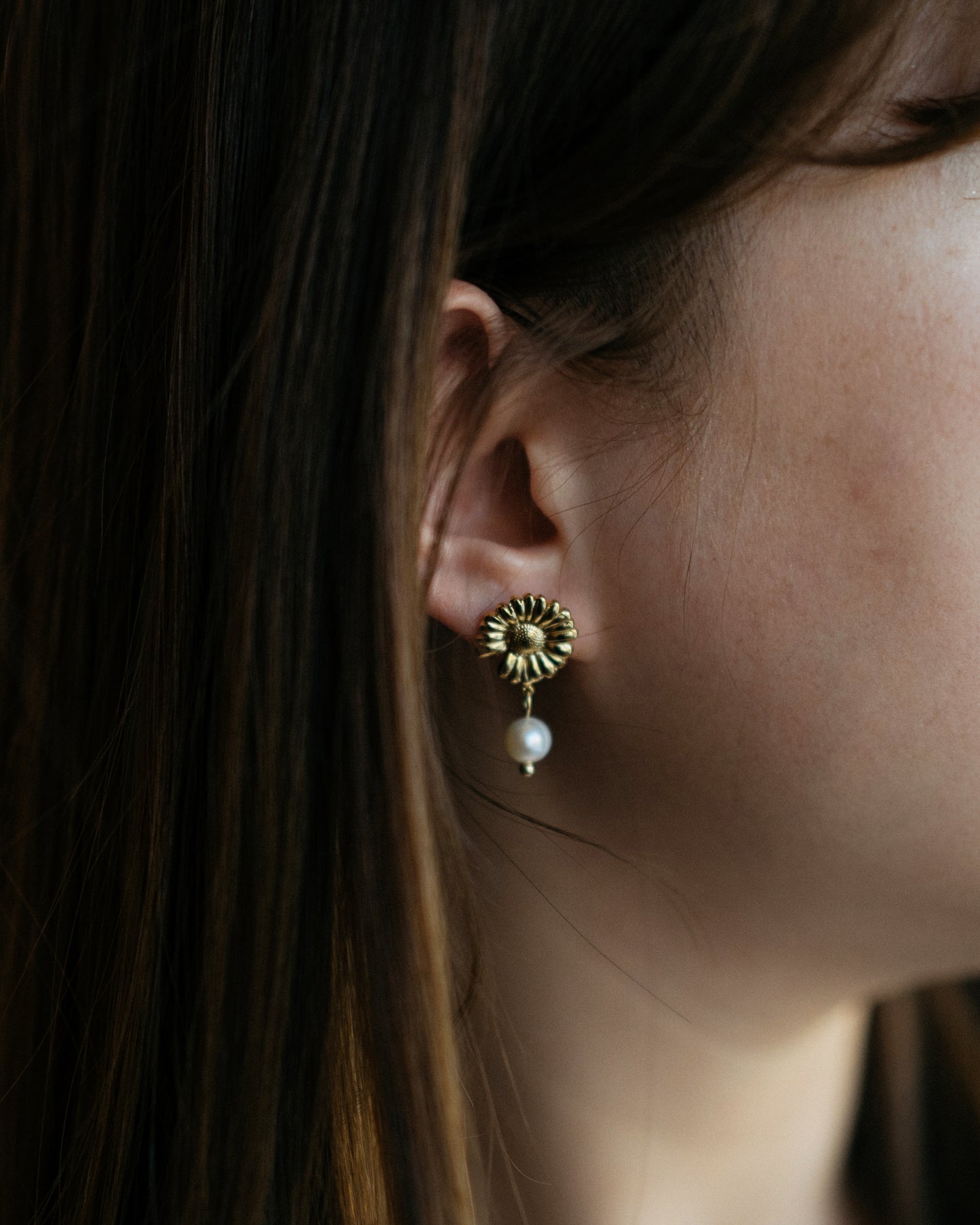 Daisy Pearl Drop Earrings