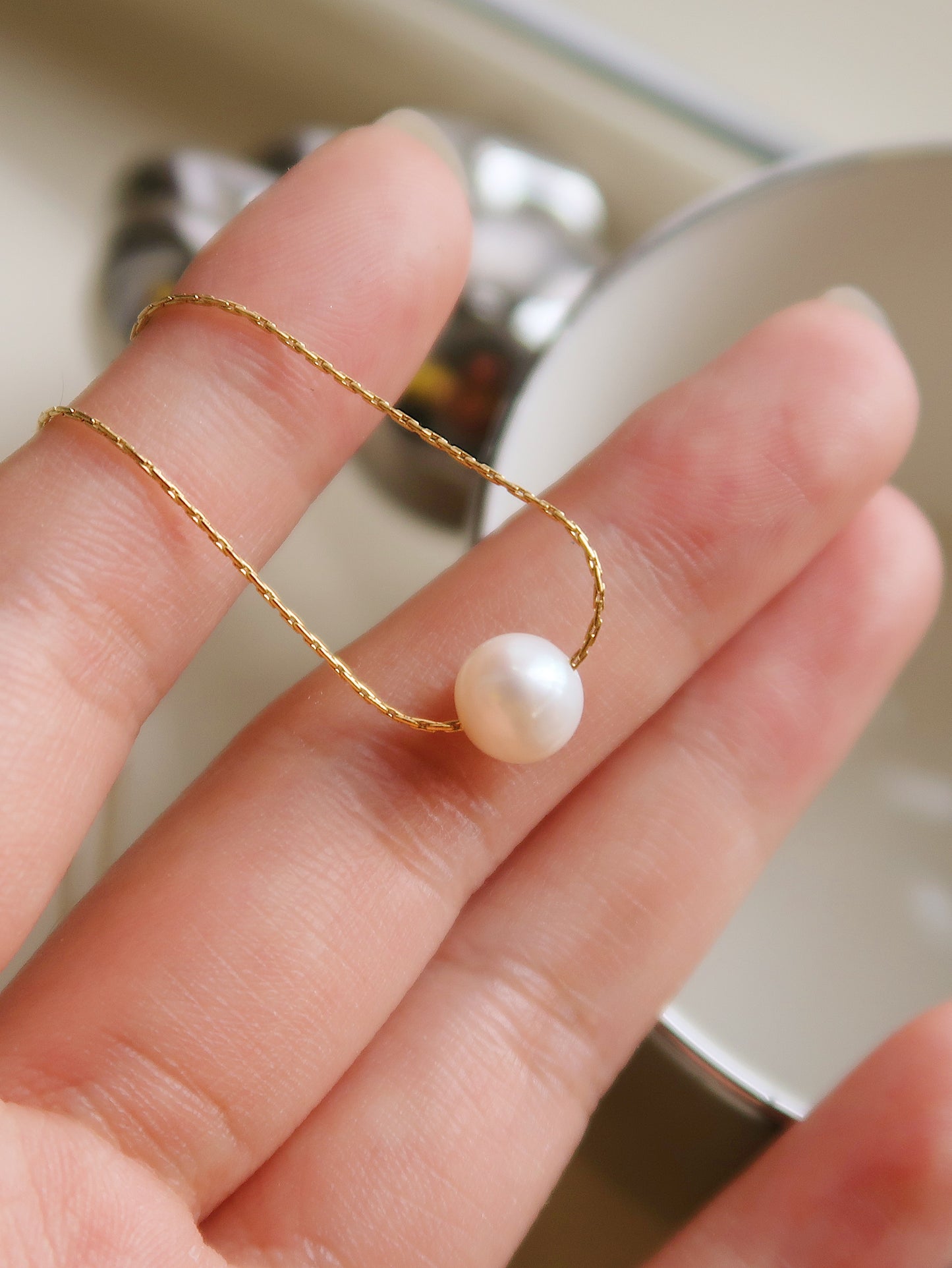 Minimalist Pearl Necklace