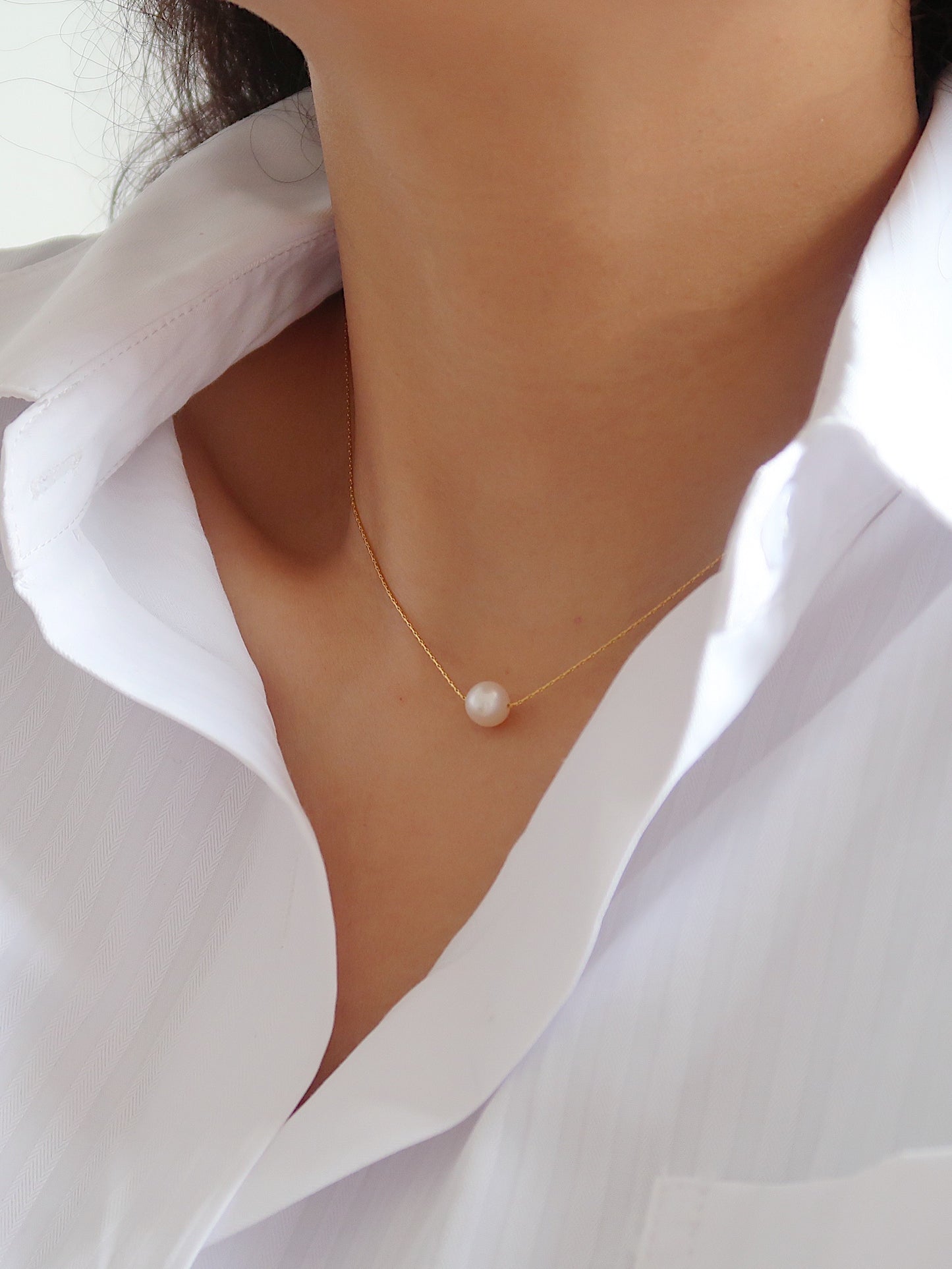 Minimalist Pearl Necklace