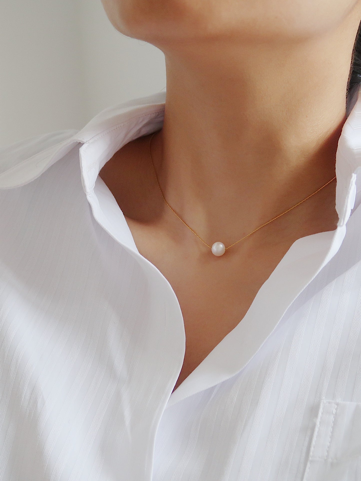 Minimalist Pearl Necklace